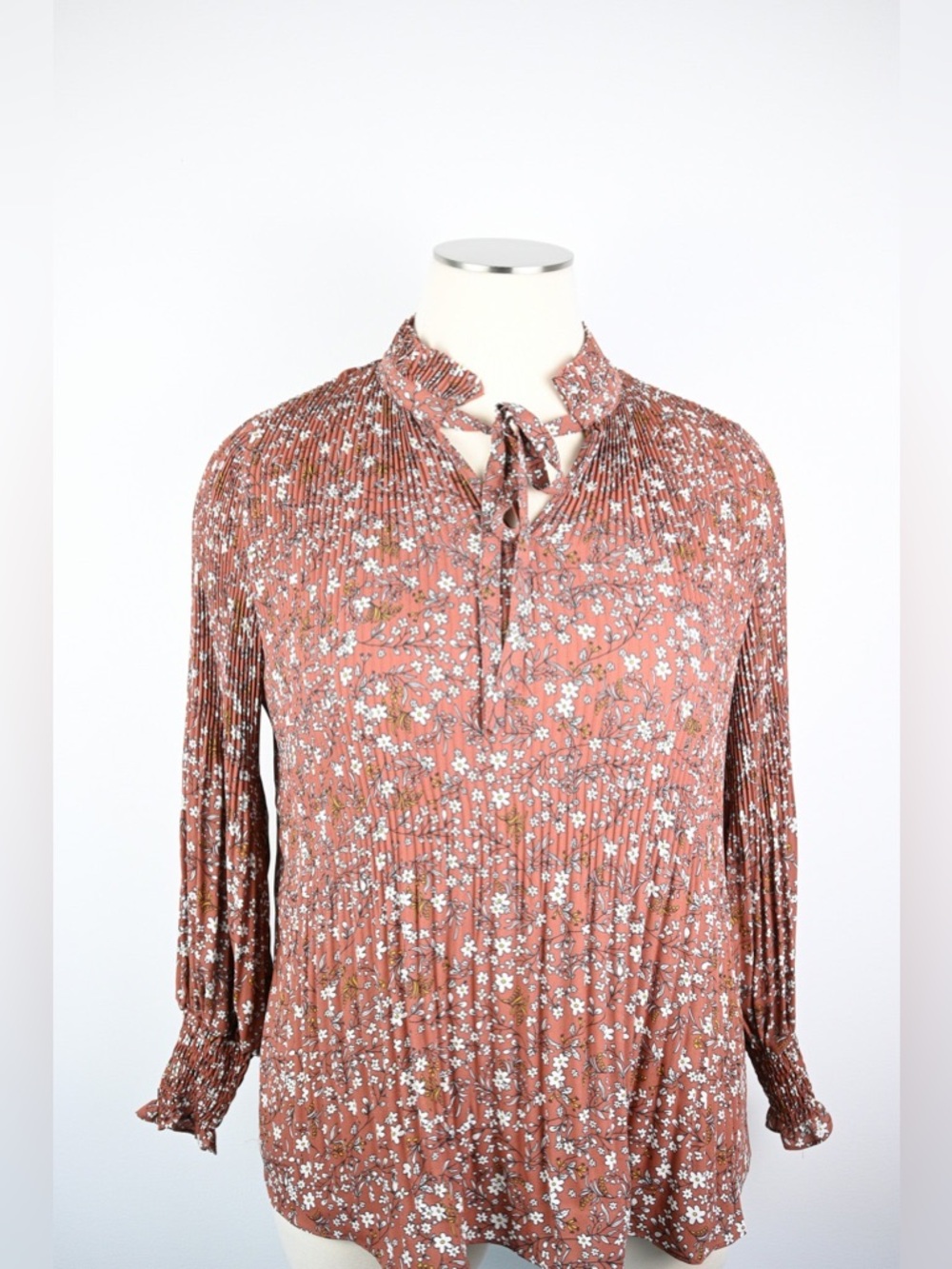 Max Studio Blouse - Picture 6 of 7